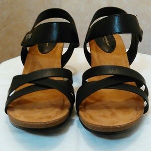 12w women's sandals